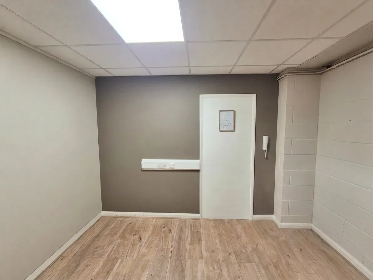 Room Steel Close in Huntingdonshire