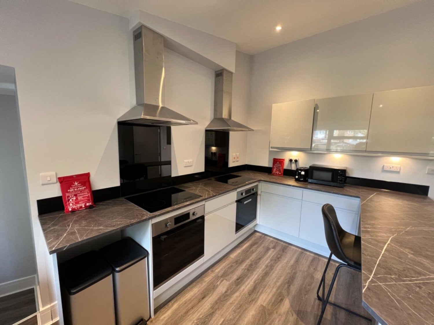 Flat Milford Gardens in Greater London