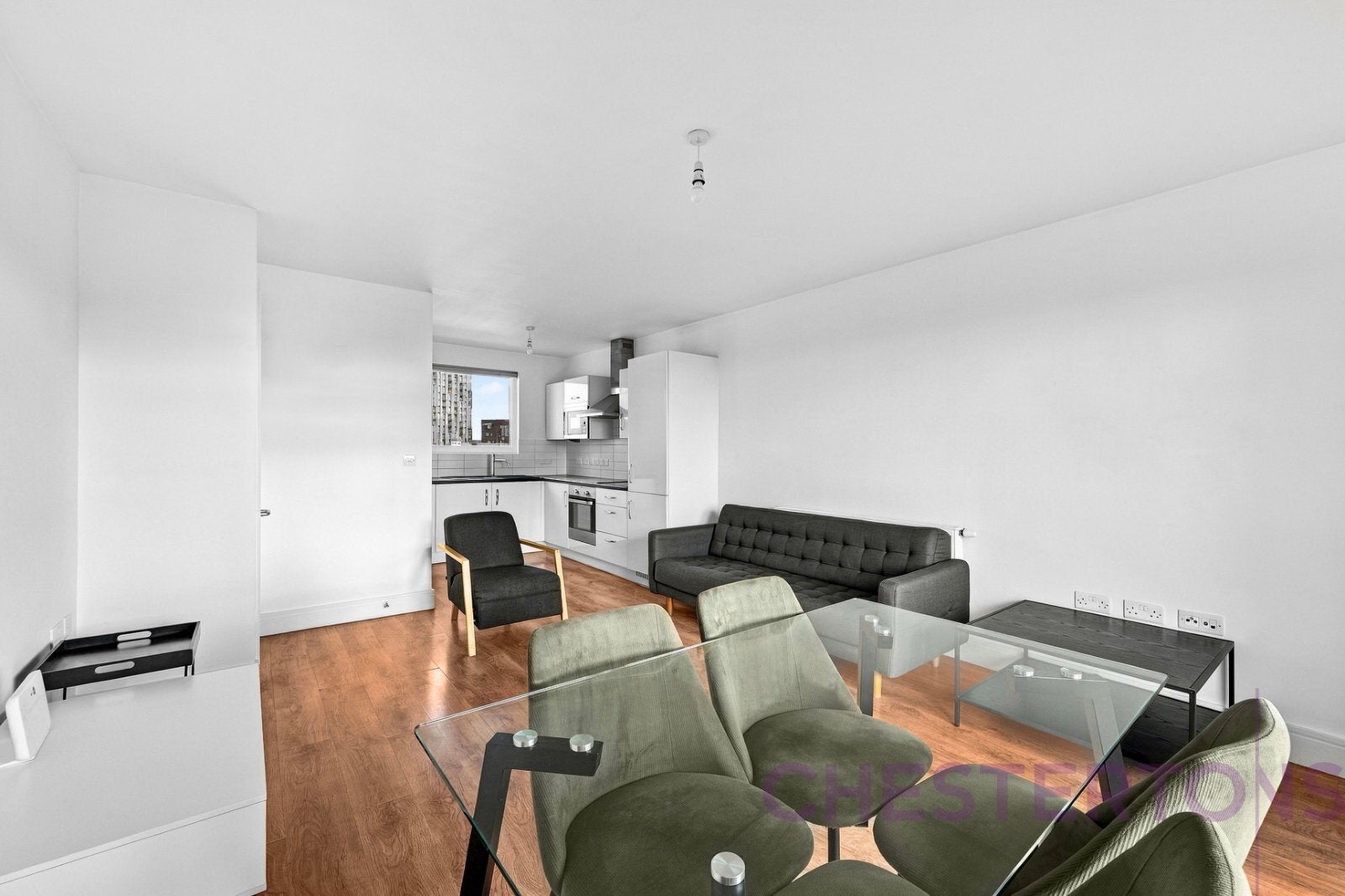 Flat London Road in Greater London