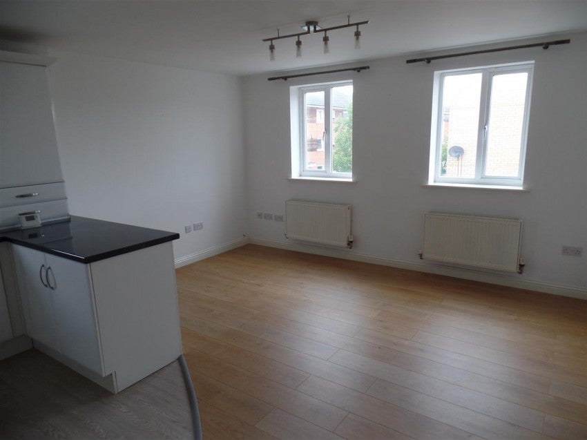 Flat Clayburn Road in Peterborough