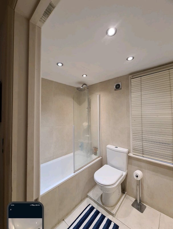 Room Fulham Road in Greater London