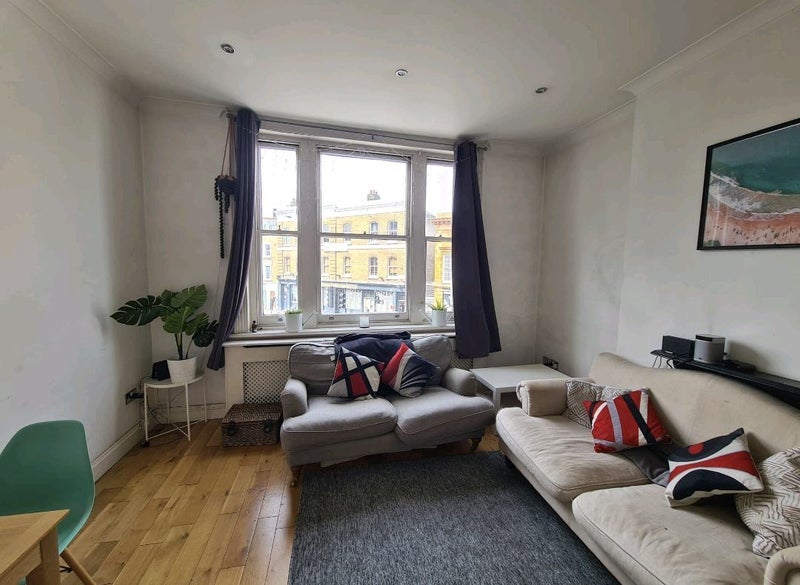 Room Fulham Road in Greater London