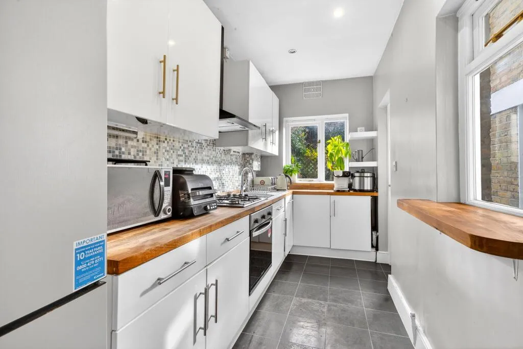 Flat Thane Villas in Greater London