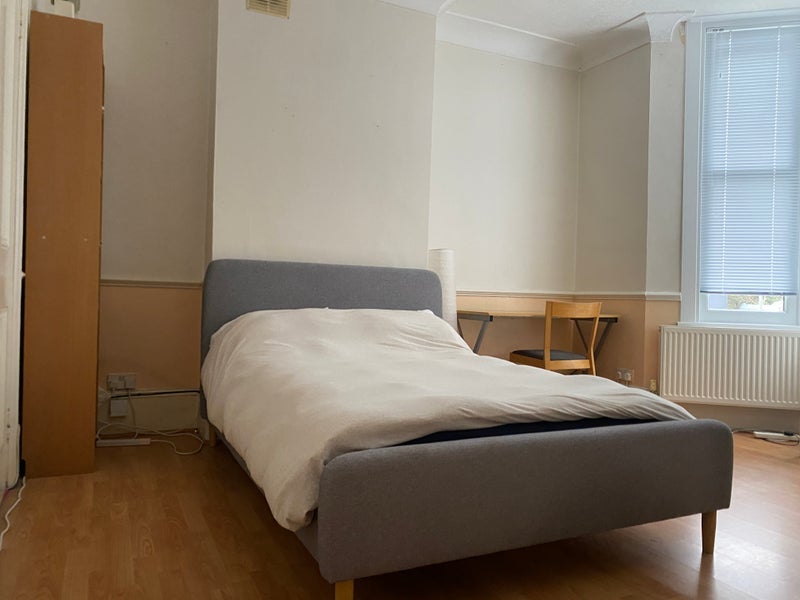 Room Fairfax Road in Greater London