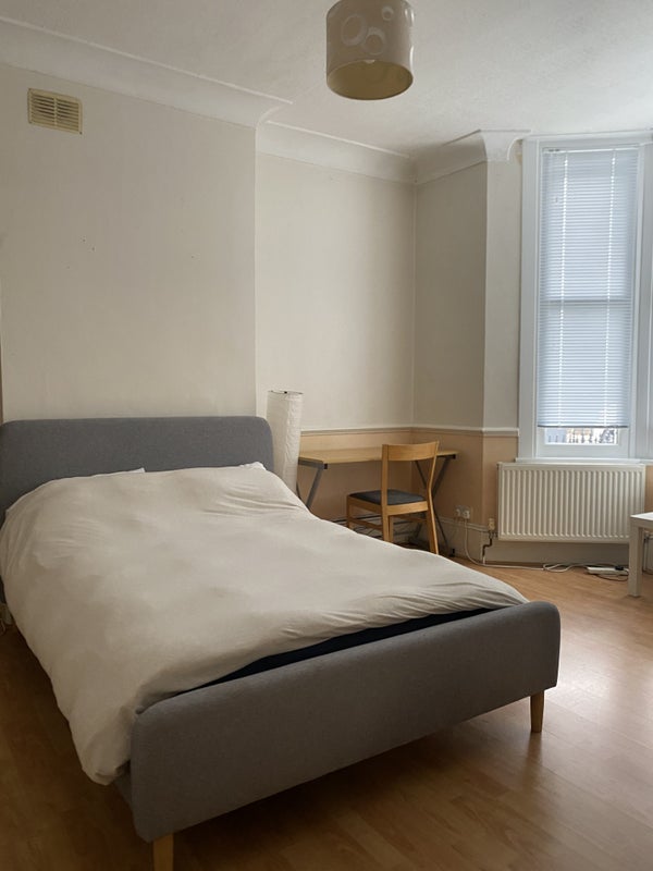 Room Fairfax Road in Greater London