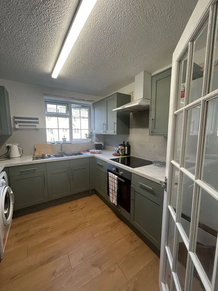 Room Swallow Close in Borough of Spelthorne