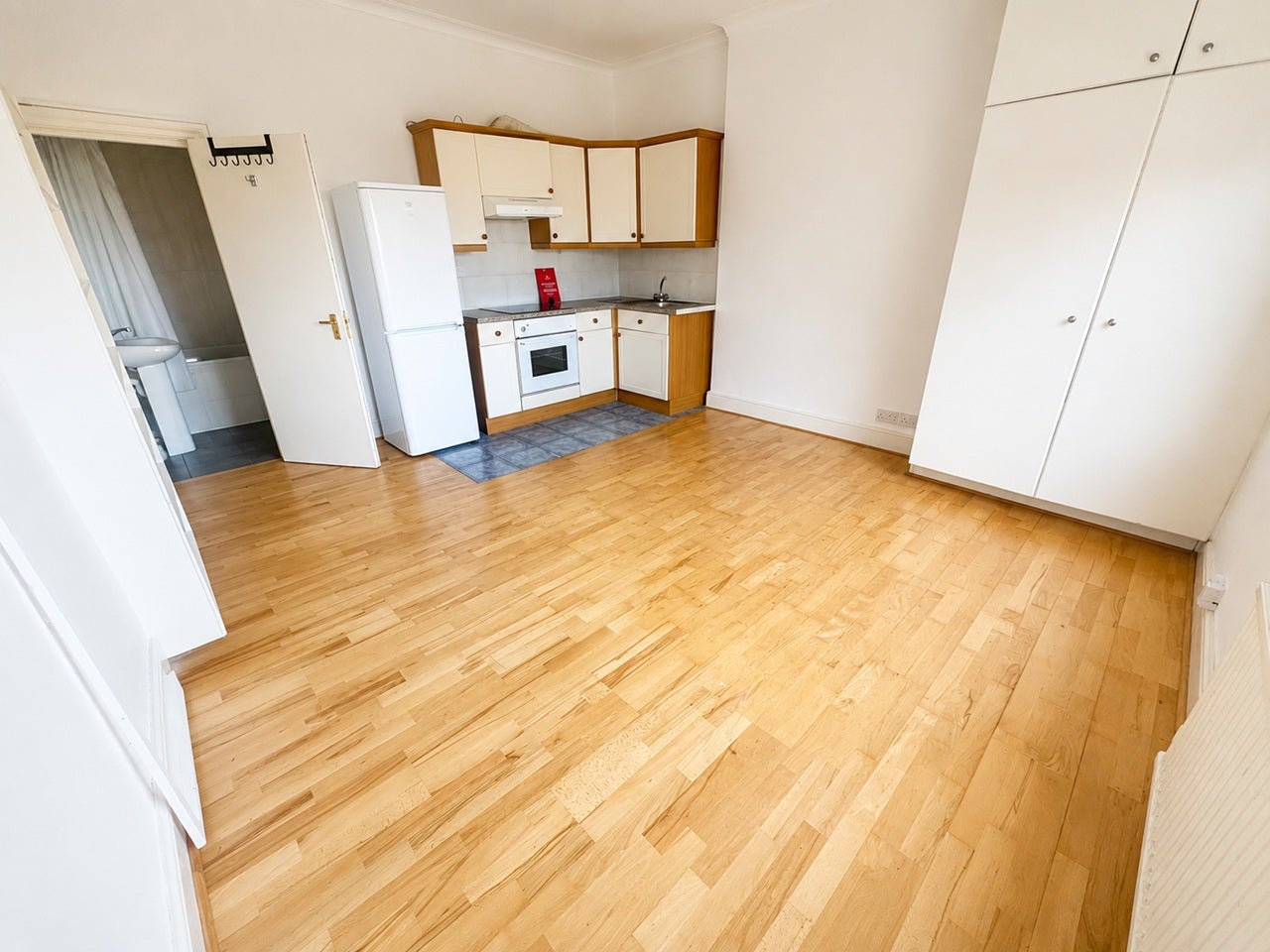 Flat Teignmouth Road in Greater London
