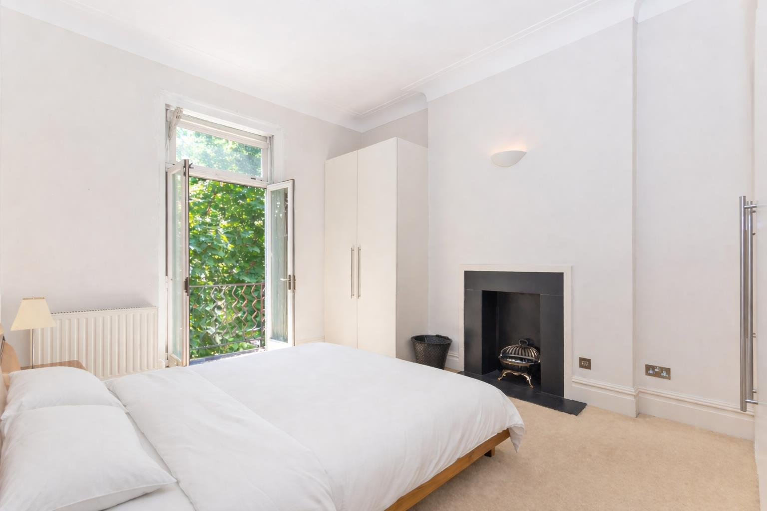 Flat Old Brompton Road in Greater London