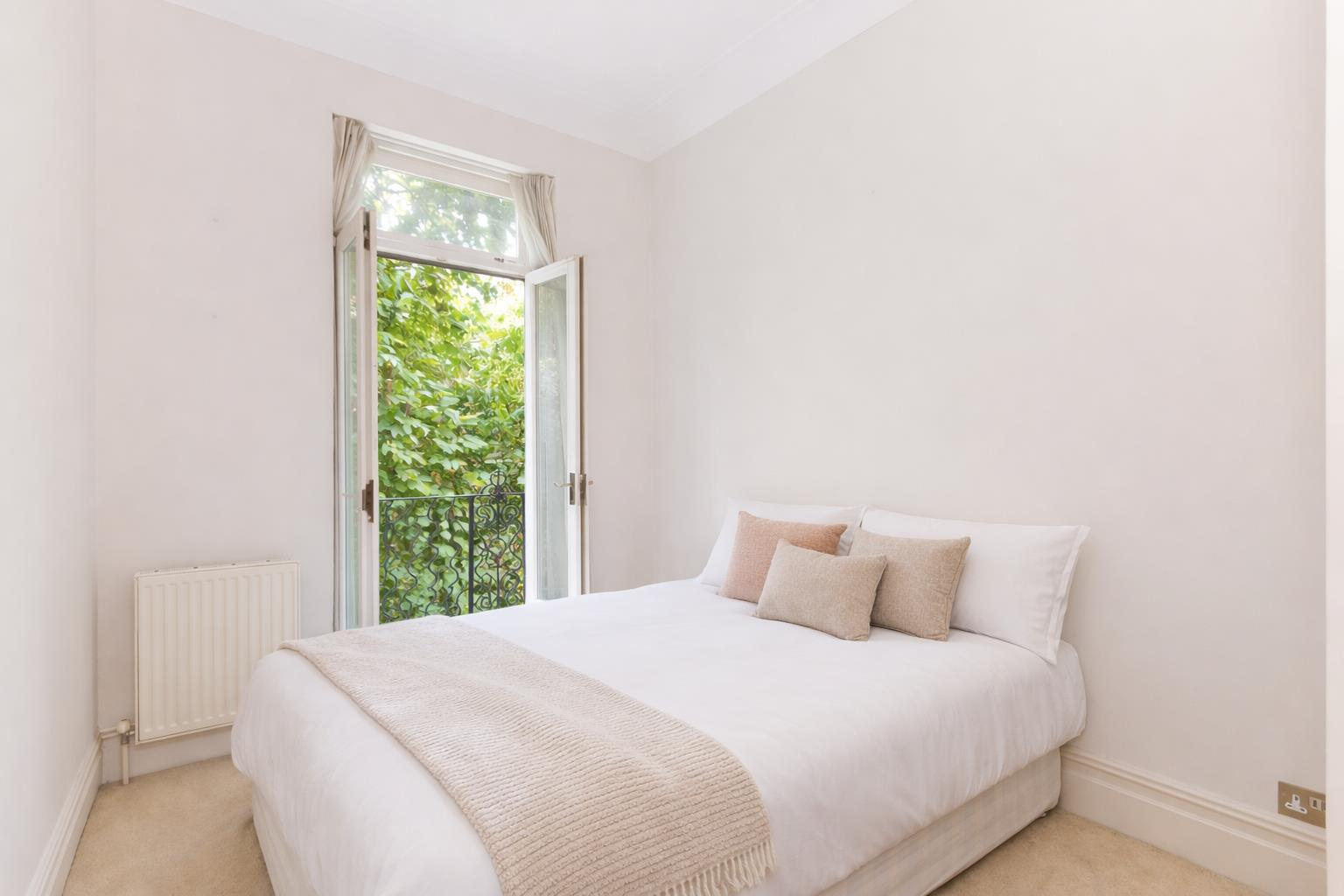 Flat Old Brompton Road in Greater London