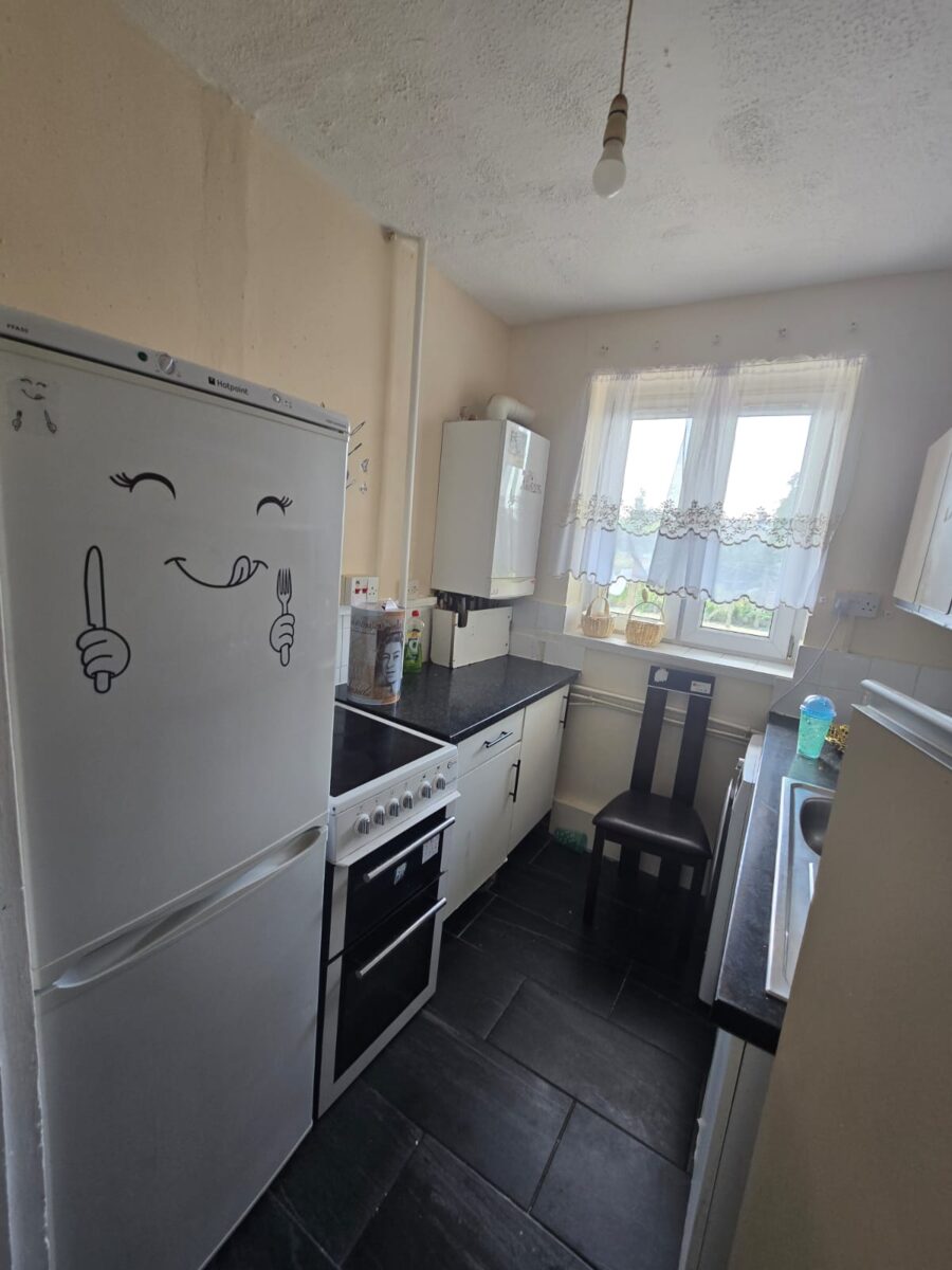 Flat Longbridge Road in Greater London