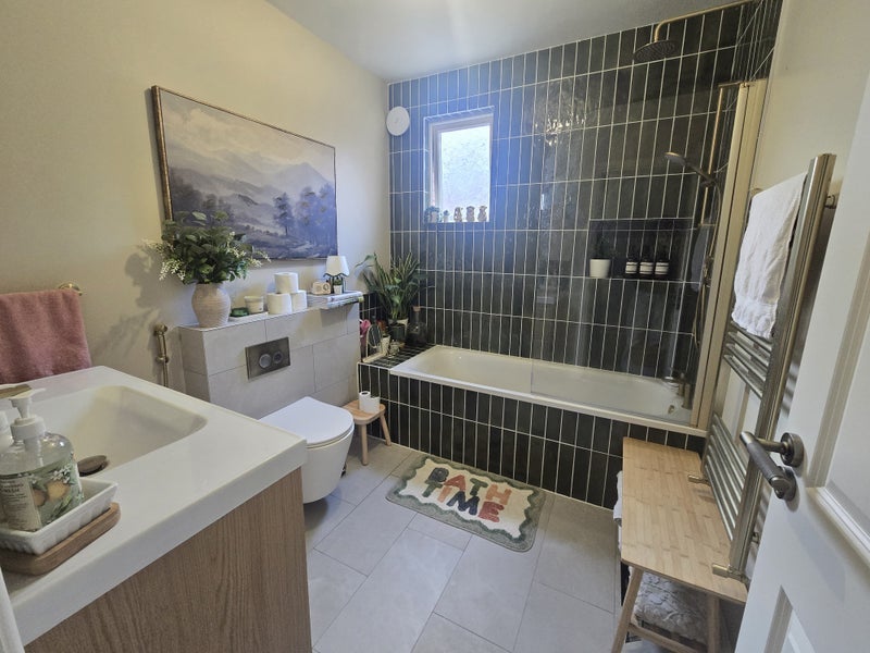 Room Melrose Avenue in Greater London