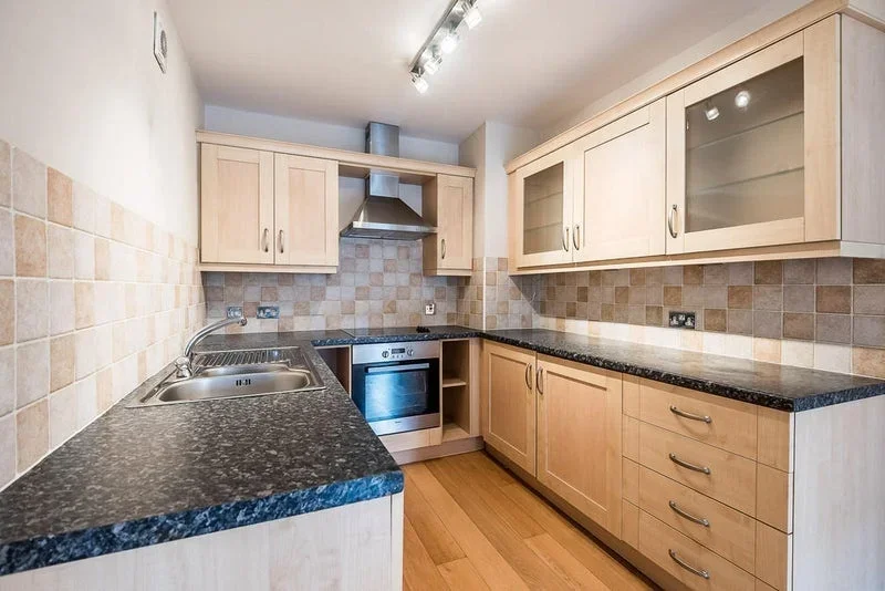Flat Hackford Road in Greater London
