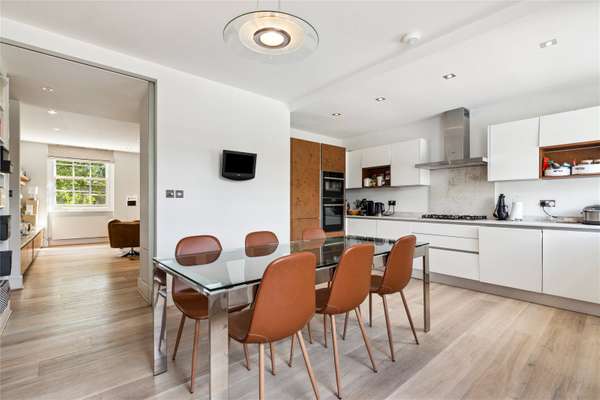 Flat Connaught Square in City of Westminster