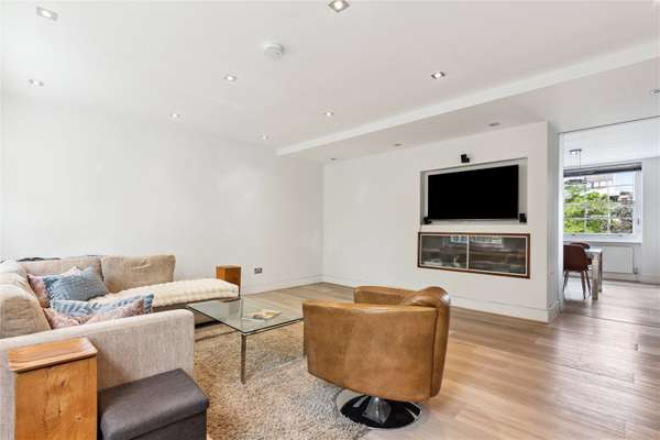 Flat Connaught Square in City of Westminster