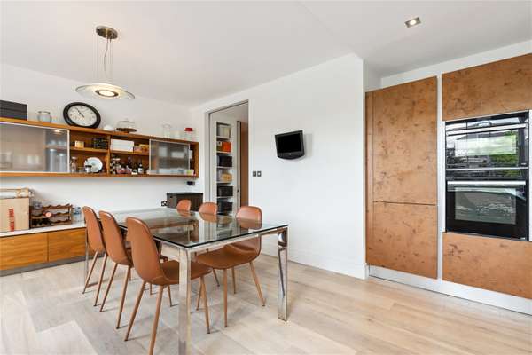 Flat Connaught Square in City of Westminster