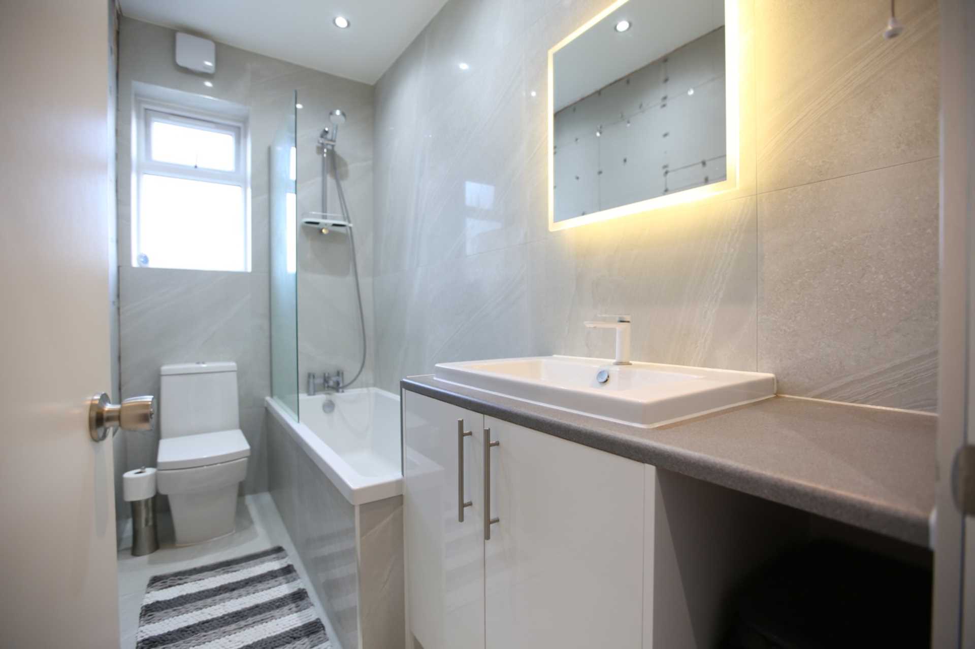 Flat Pembroke Road in Greater London