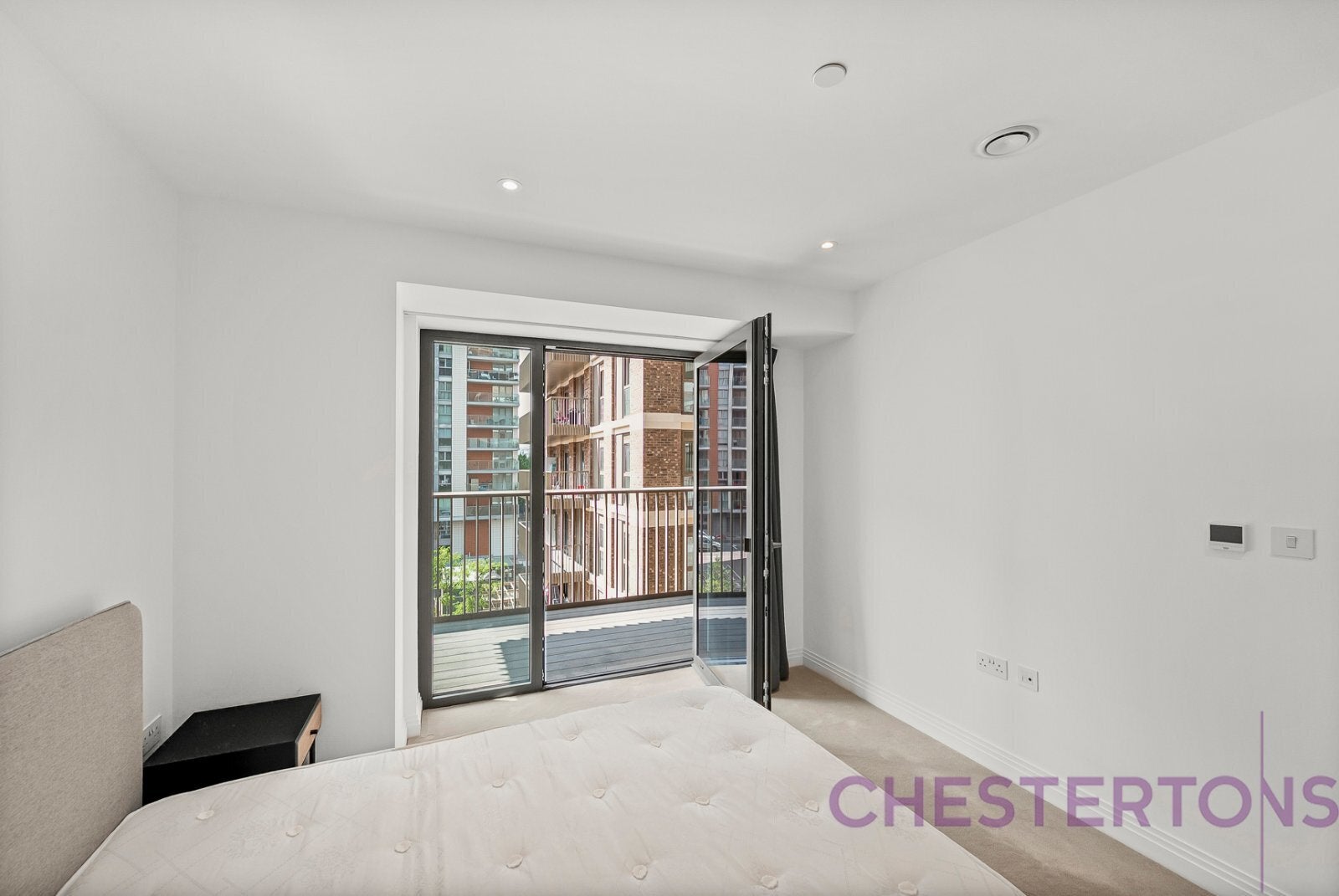 Flat Western Gateway in Greater London