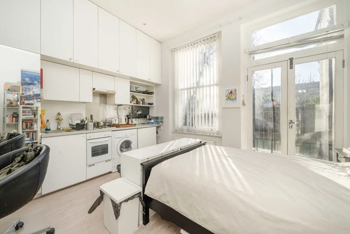 Flat Gwendwr Road in Greater London