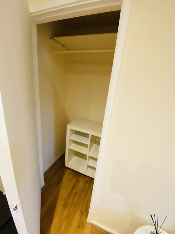 Room Lebanon Gardens in Greater London
