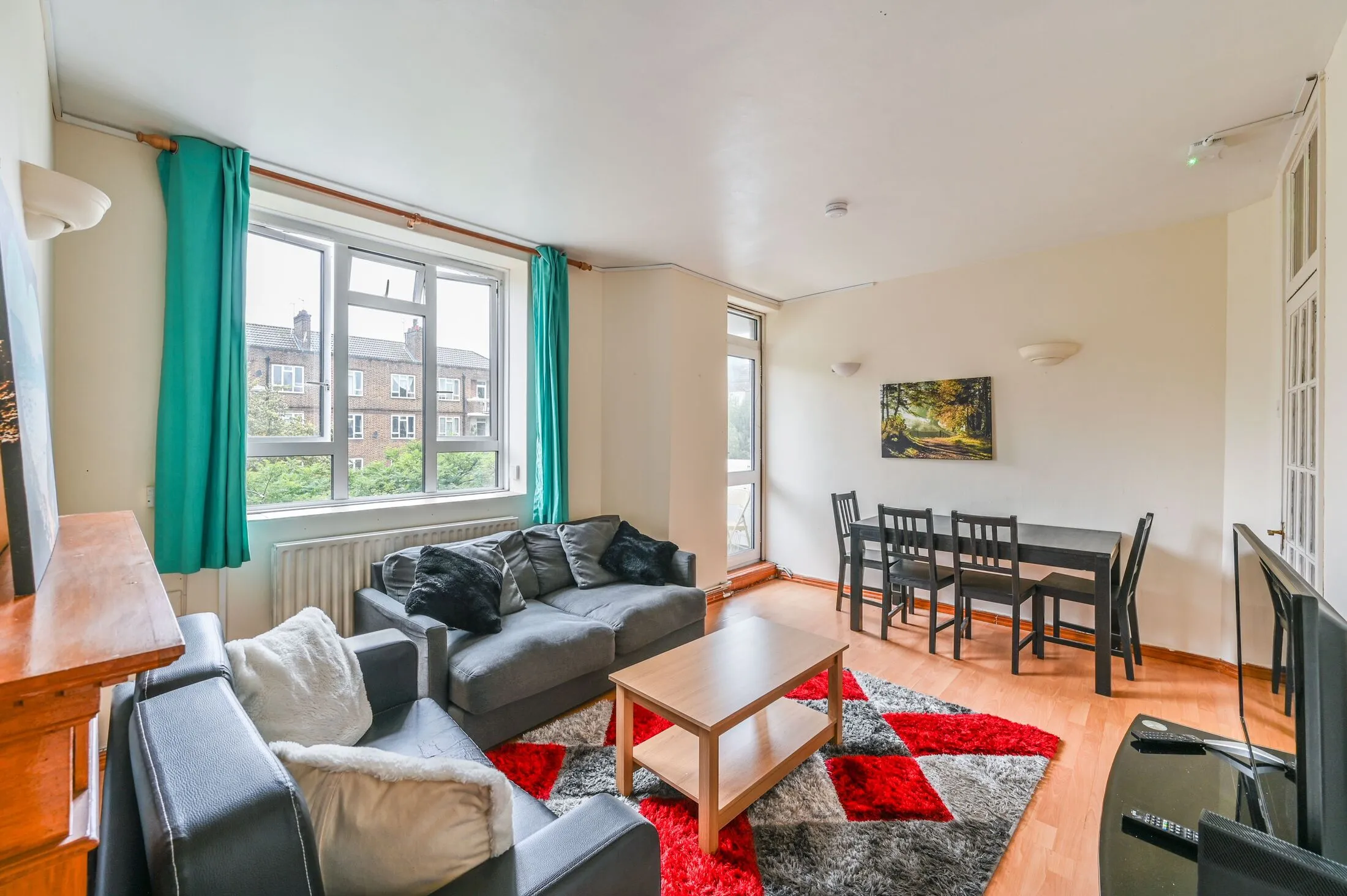 Flat Kennington Lane in Greater London