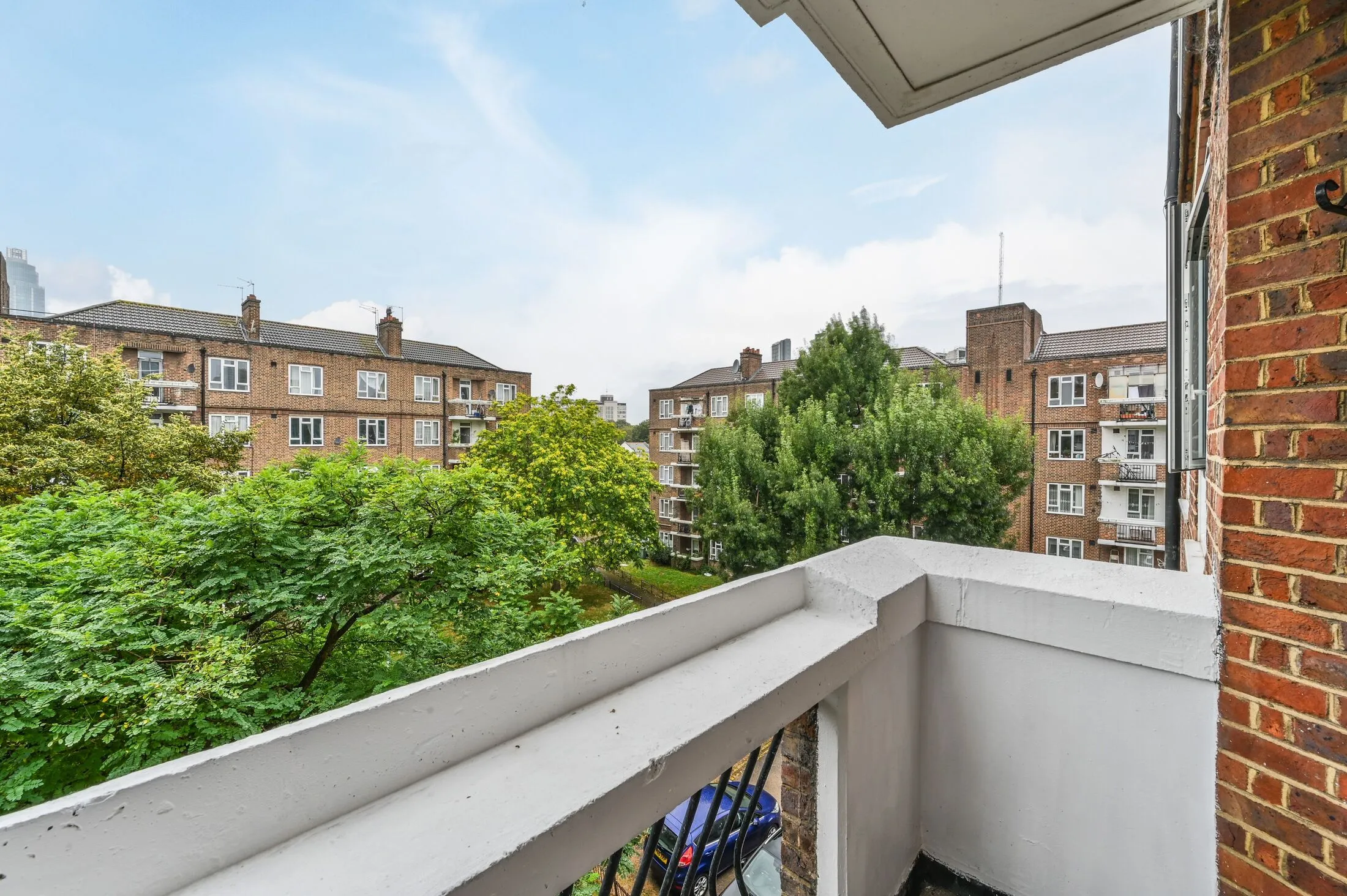 Flat Kennington Lane in Greater London