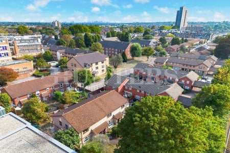 Flat Isobel Place in Greater London