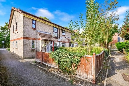 Flat Isobel Place in Greater London