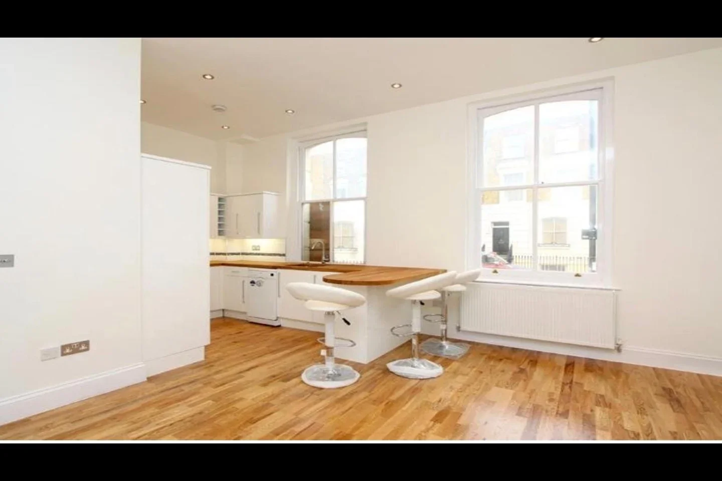 Flat Packington Street in Greater London