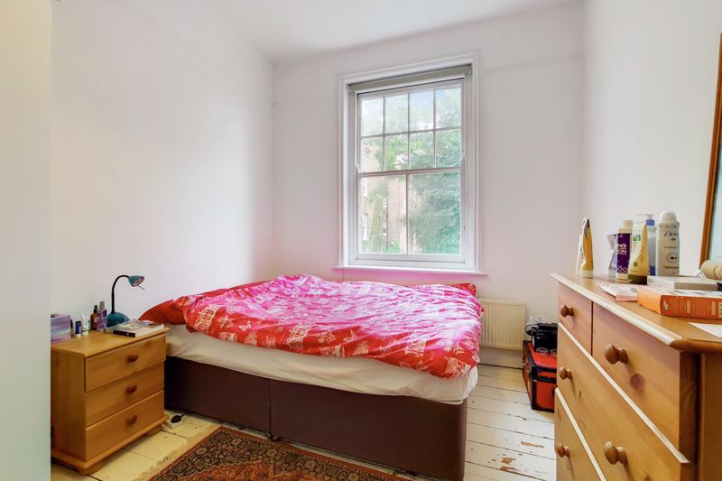 Flat Prince of Wales Drive in Greater London