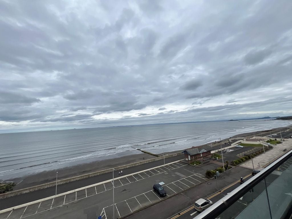 Flat Esplanade in Kirkcaldy