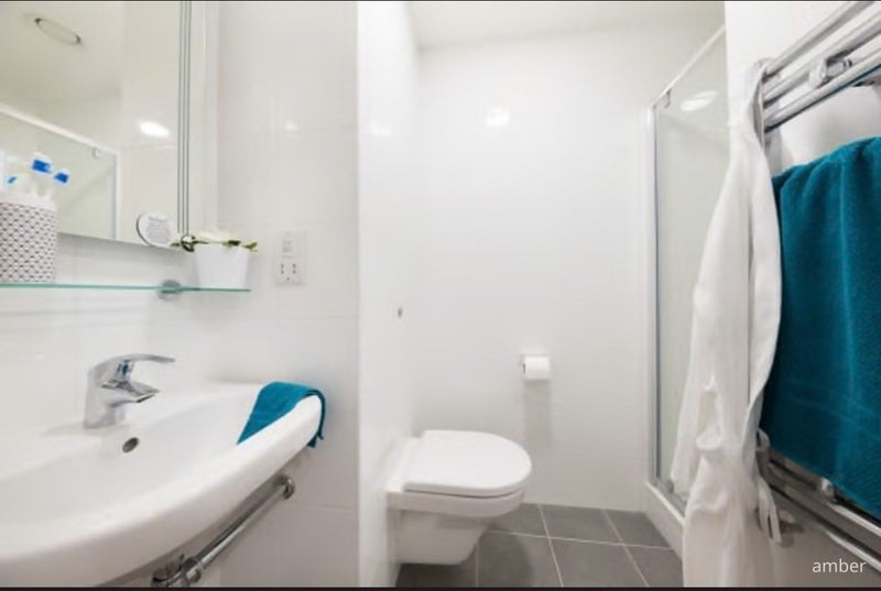 Room Empire Way in Greater London