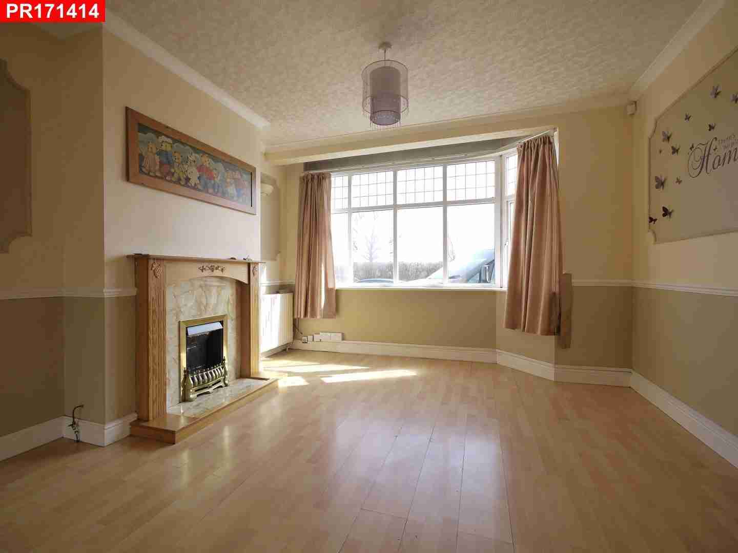 Flat Falling Lane in Greater London