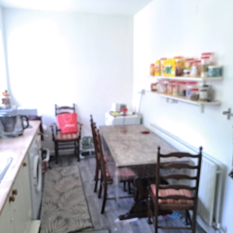 Room Langsett Avenue in Salford