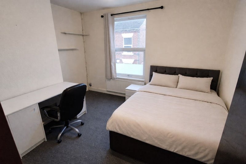 Room Osmaston Street in Nottingham