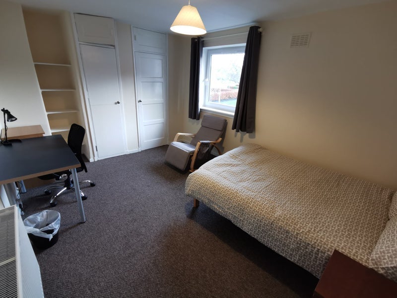 Flat Hazelwood Grove in City of Edinburgh