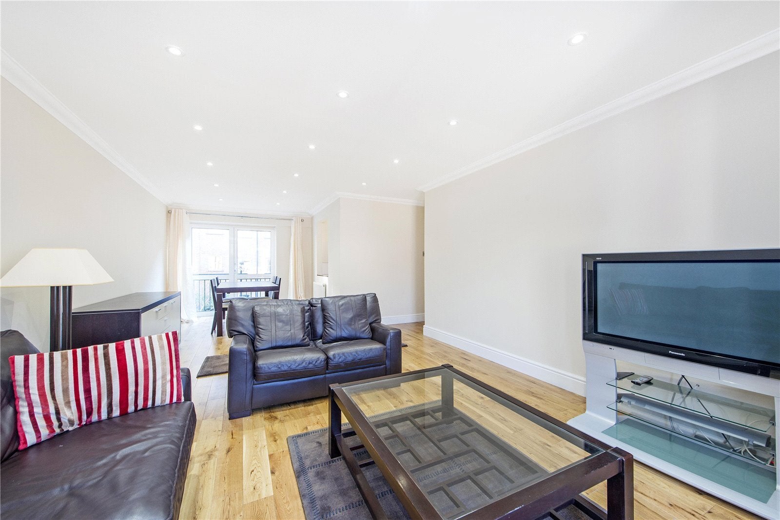 Flat Hatherley Street in City of Westminster