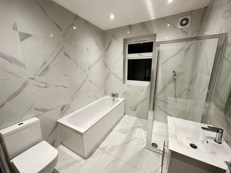 Room West Way in Greater London