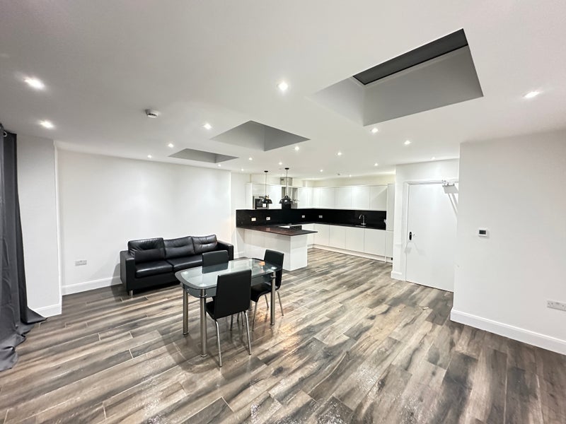 Room West Way in Greater London