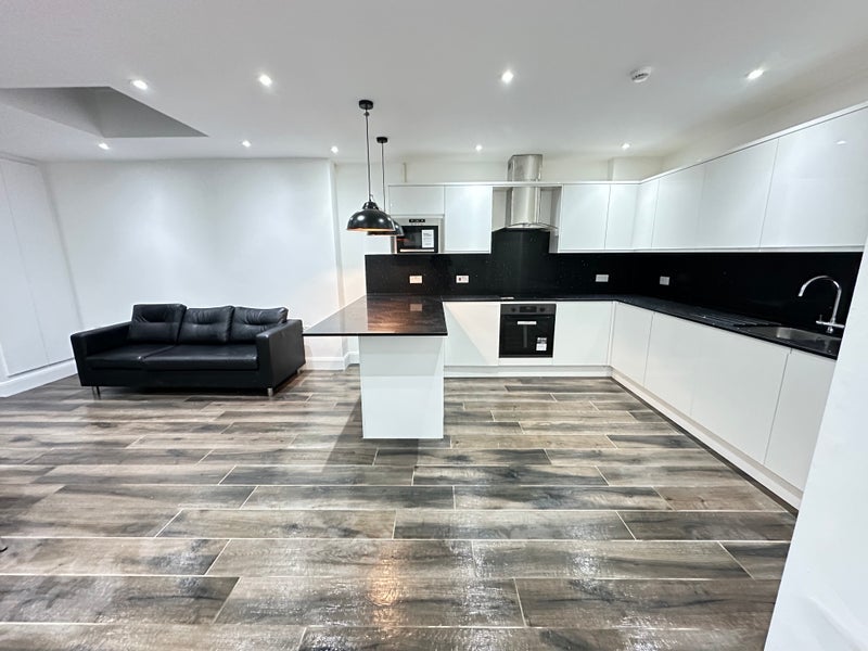 Room West Way in Greater London