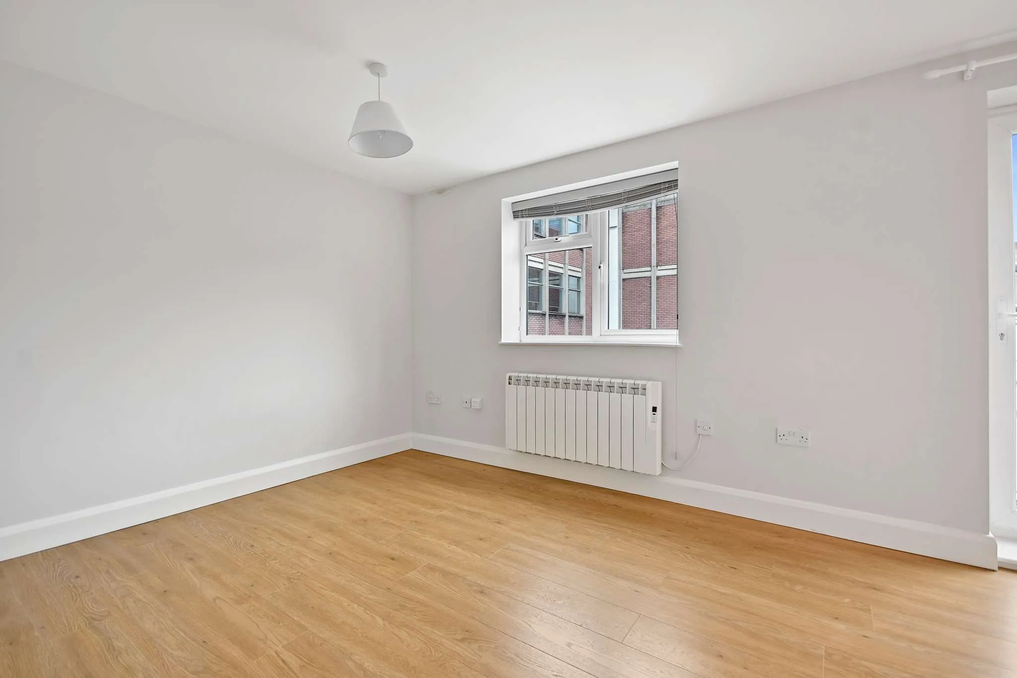 Flat Crendon Street in High Wycombe