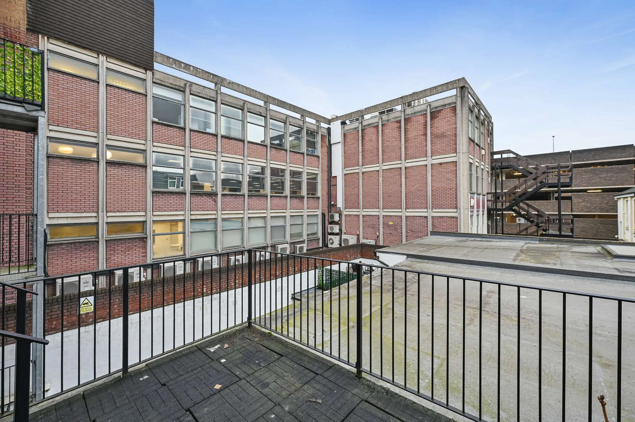Flat Crendon Street in High Wycombe