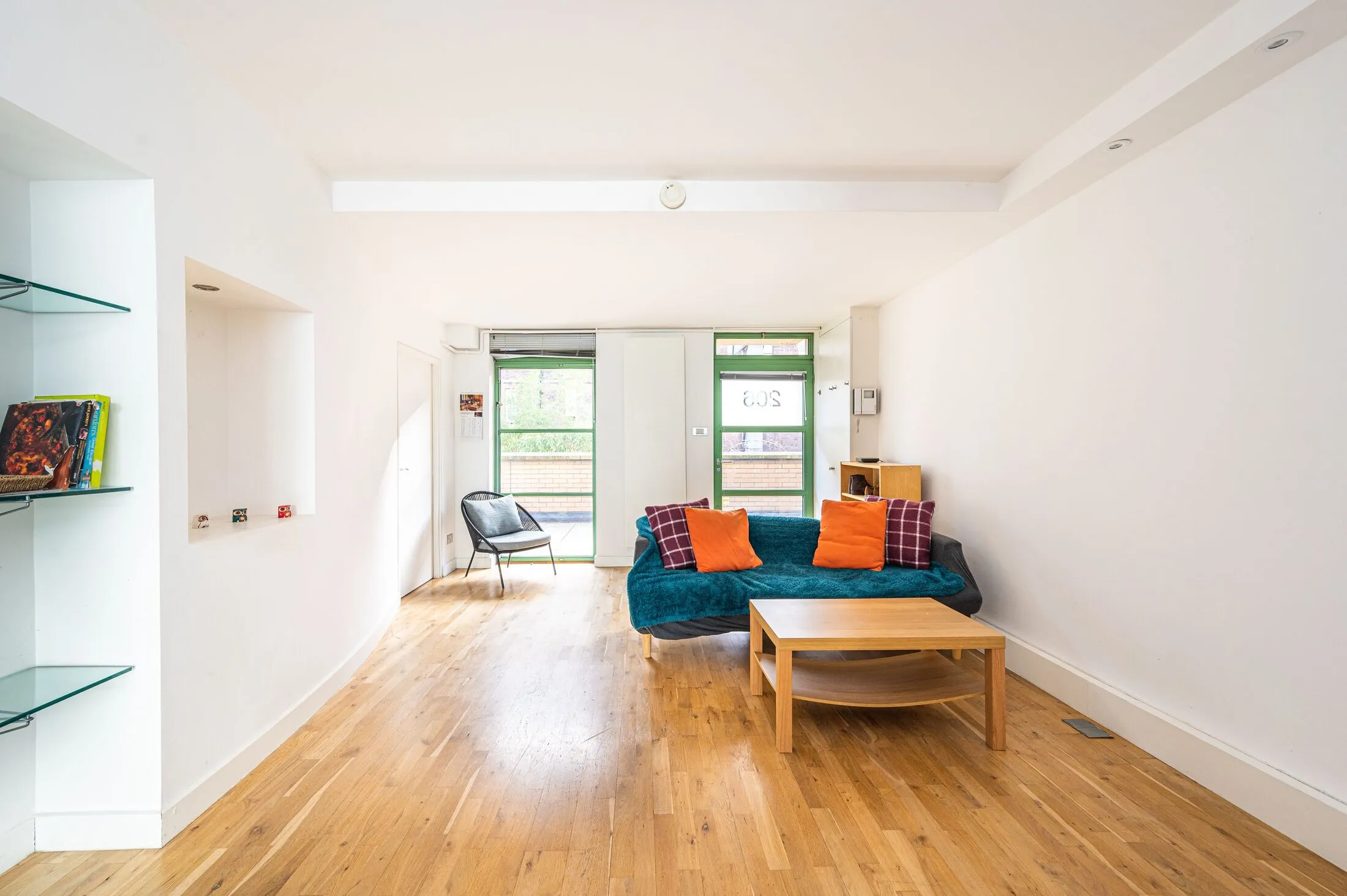 Flat Arlington Road in Greater London