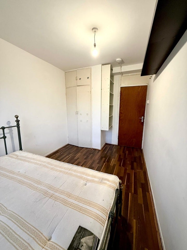 Room Devas Street in Greater London
