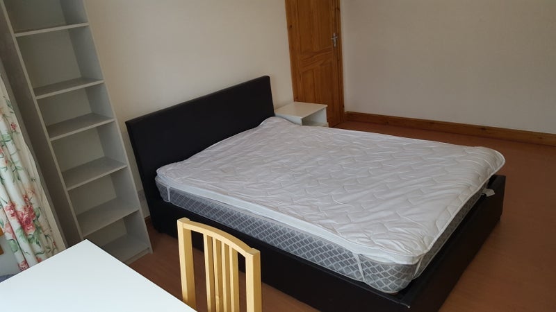 Room Abercairn Road in Greater London