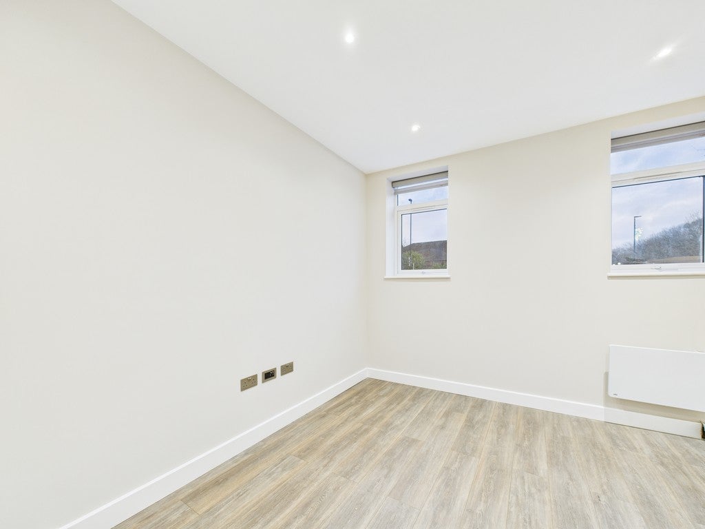 Flat Victoria Way in Mid Sussex