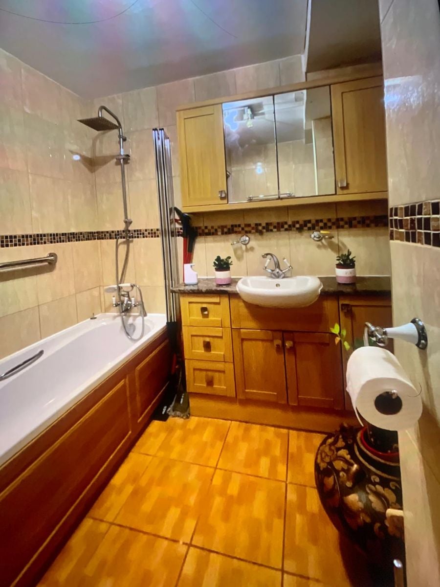 Room Boyd Street in Greater London