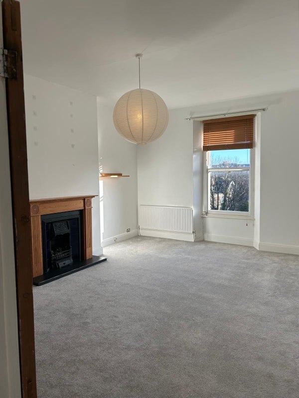 Flat Oakfield Road in Bristol