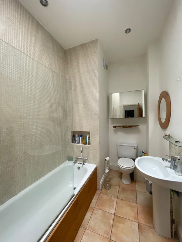 Flat Oakfield Road in Bristol