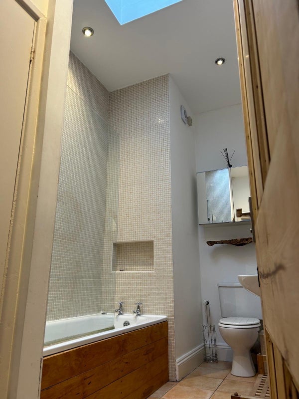 Flat Oakfield Road in Bristol