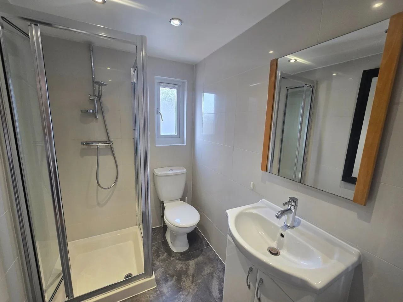Room Monks Way in Greater London